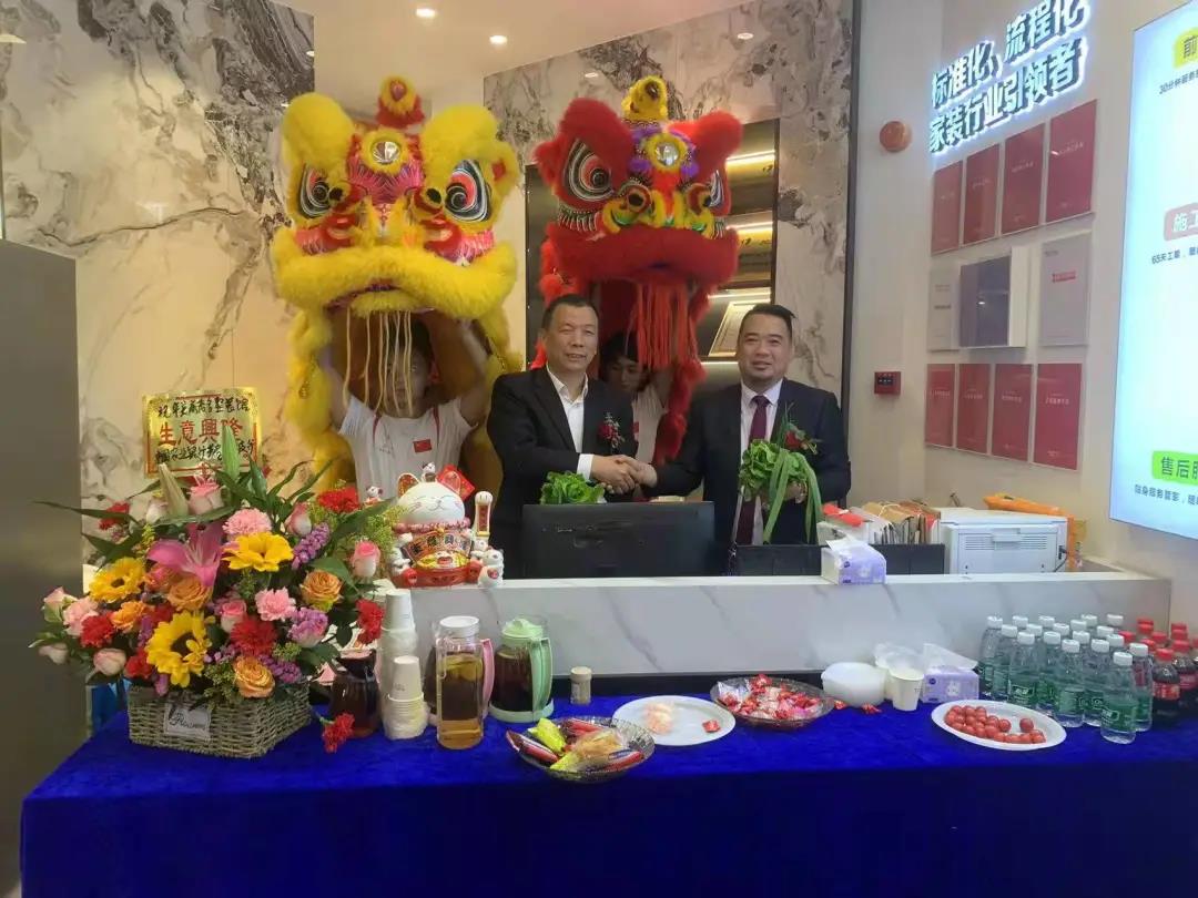 聽說，華美樂這2家店，開業(yè)第一天就被擠爆了！